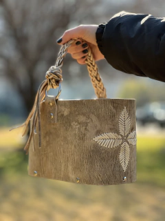 Canasta doble cuero crudo con tiento - tienda online