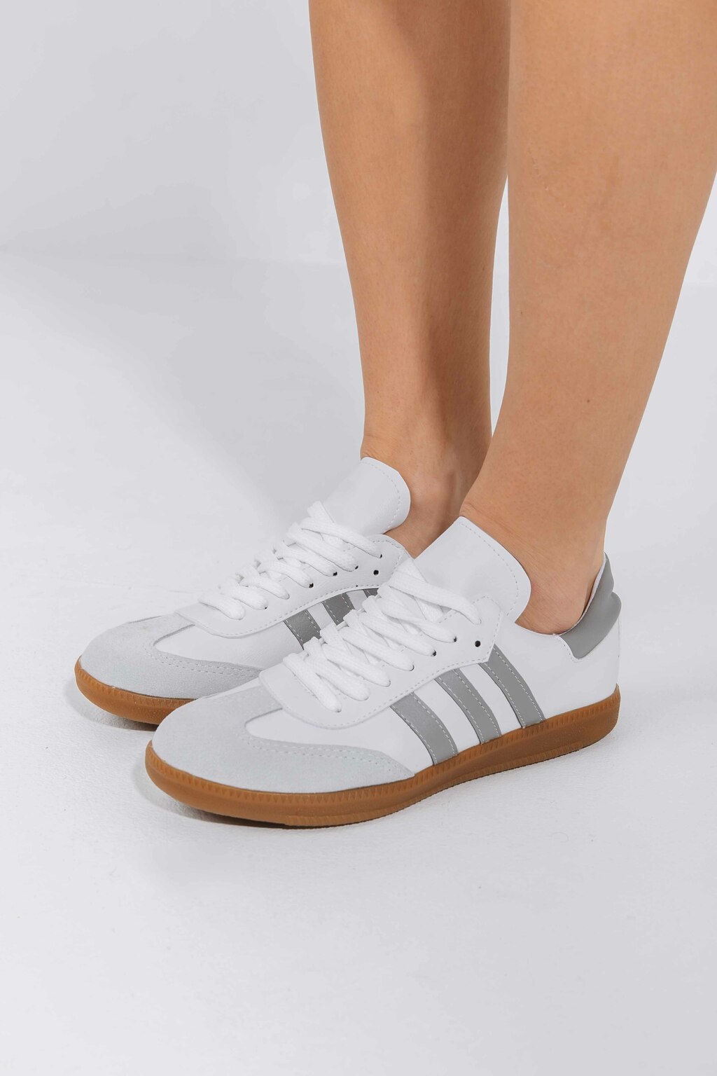 Zapatillas Samba Blanco y Gris Mood Calzados