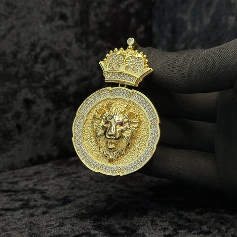 PINGENTE LEÃO 3D CRAVEJADO - G (até 14mm)