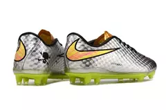 CHUTEIRA NIKE HYPERVENOM NJR PRA na internet