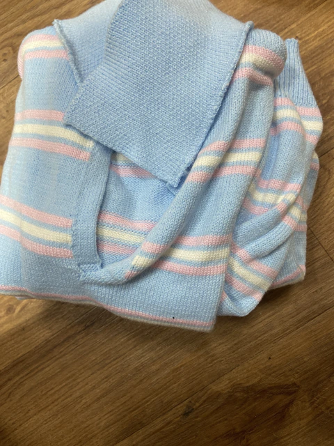Conjunto de tricô listrado feminino na internet