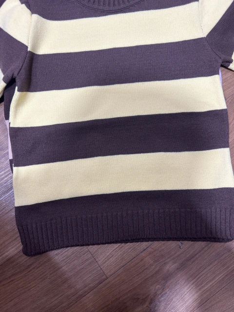 Imagem do Blusa Listrada Manga Curta gola careca