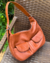 Bag Mia Média com Bolsos na internet