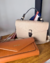 Kit Mini Bag Fecho Click Bege + Carteira Caramelo - comprar online