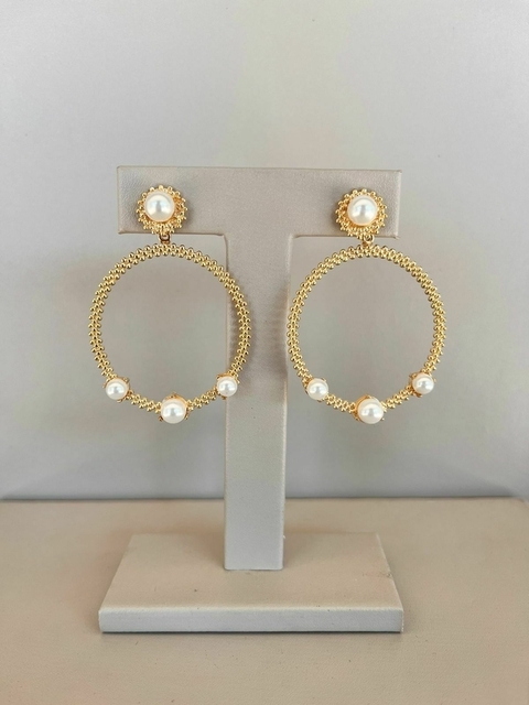 Argola frontal dourada com perolas Insp. C.A