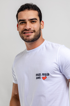 Camiseta Masculina Fazer Fazer Amor - Branca - comprar online