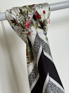 Pañuelo Miss Dior - comprar online