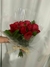 Doze rosas vermelhas