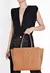 BOLSA TASSY CARAMELO GRANDE SHOPPING BAG SCHUTZ