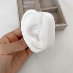 Brinco ear cuff cravejada cristal