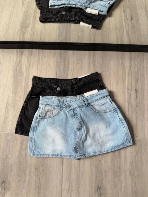 Short pollera Roma celeste