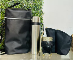 BOLSO + TERMO MEDIA MANIJA 1L + MATE PREMIUN CALBAZA ALPACA + BOMBILLA ALPACA CINCELADA + YERBA Y AZUC
