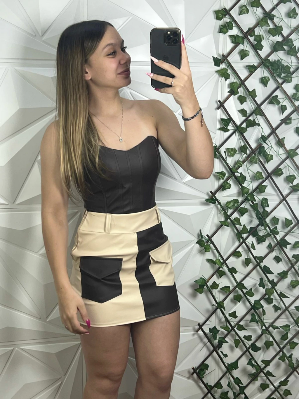 SAIA BICOLOR EM COURO