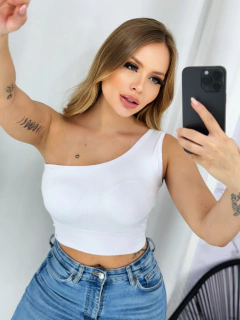 Cropped Suzy na internet