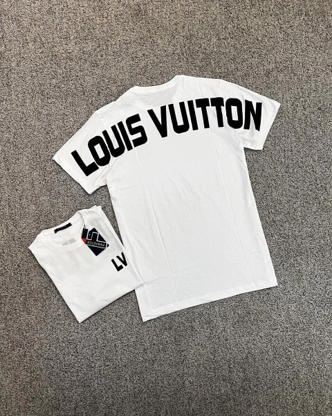 CAMISETA LOUIS V.