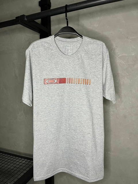 Camiseta Básica OAK. Cinza