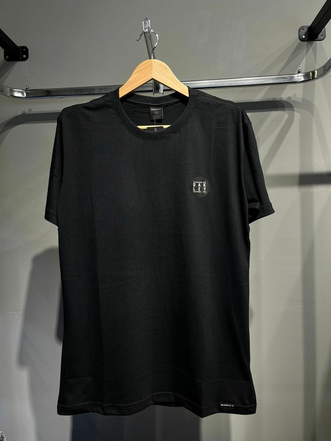 Camiseta Básica OAK. Preta - comprar online