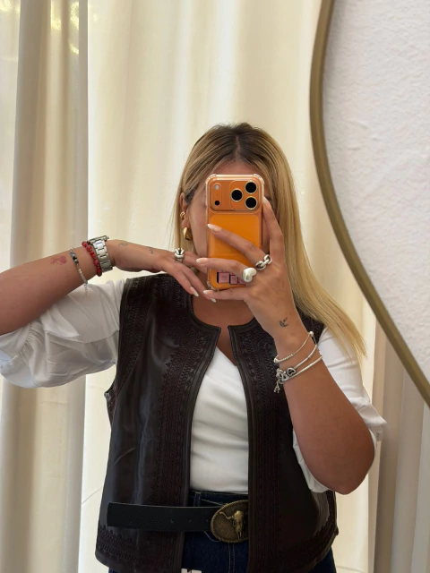 Chaleco de cuero marron