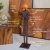ESCULTURA EM FERRO E MADEIRA - LEITORA EM PÉ - comprar online