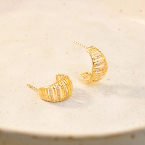 Brinco Semijoia Argola Pequena Vazada Dourado