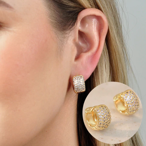 Brinco Semijoia Ângela Argola Média Cravejada Dourado