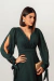 VESTIDO DE FESTA FLUIDO COM MANGAS LONGAS VERDE ESMERALDA - comprar online