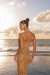 VESTIDO MIDI EM PAETÊ COM BUSTO DRAPEADO DOURADO - comprar online