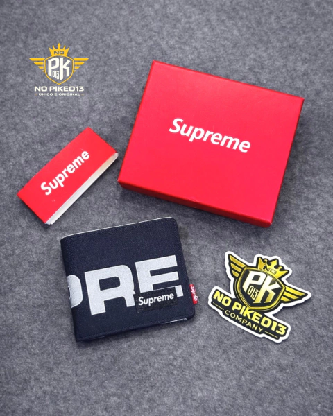 Carteira Supreme Letreiro