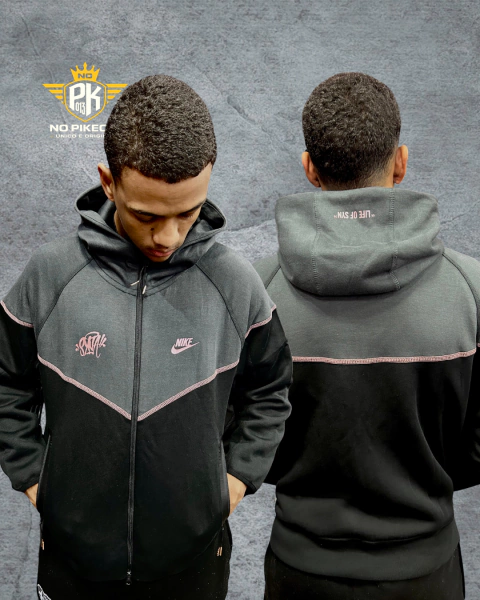 Jaqueta Tech Fleece Nike x SynaWorld (logo rosê) - comprar online