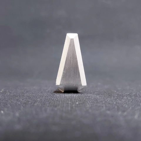 TR09 - Ponta Triangular Chata