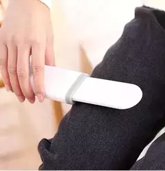 Mini Saca Pelusa Cepillo Autolimpiante para Cartera en internet