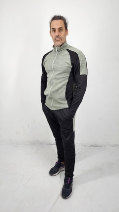 Imagen de 5 Conjuntos de hombre combinados. Campera y pantalon.