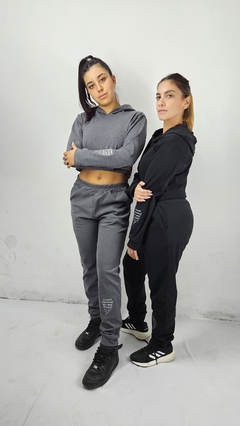5 Conjuntos de dama con bordado en buzo y pantalon en internet