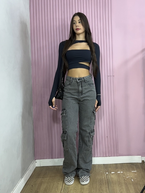 Cropped Poliamida Manga Longa Recortes - comprar online