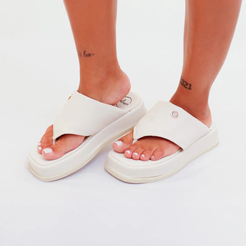 Flat Pequena Off-white