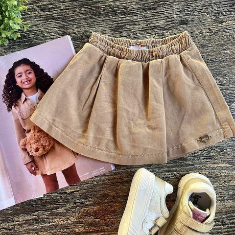 Shorts Saia Sarja com Pregas - Momi - comprar online