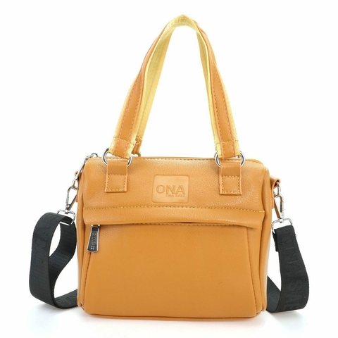 CARTERA ONA SAEZ DE CUERO SINTETICO 3 CIERRES 22X21X11 COLOR SUELA PRECIO UNITARIO (OS573D)