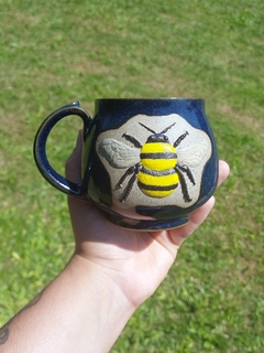 Caneca abelha na internet