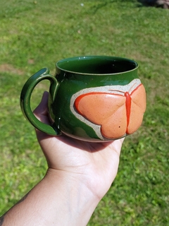 Caneca verde borboleta laranja - comprar online