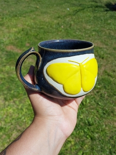 Caneca borboleta amarela - comprar online