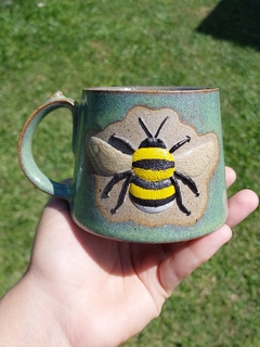 Caneca verde furtacor abelha - comprar online