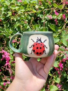 Caneca pântano joaninha na internet