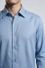Camisa Social Slim Bambu Stretch Azul Claro - close da gola