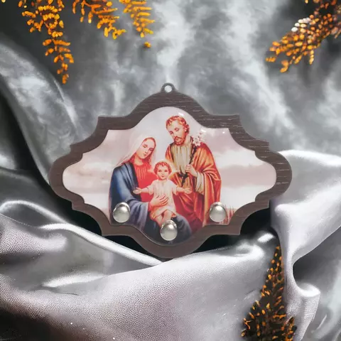 Porta Chaves/Terços de Parede da Sagrada Família de Nazaré em MDF - Resinado