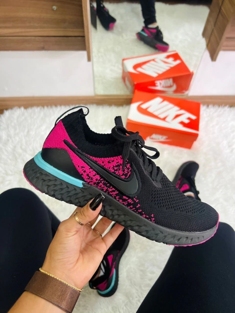 NIKE EPIC - PRETO/ROSA