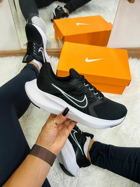 NIKE DOWNSHIFTER PRETO