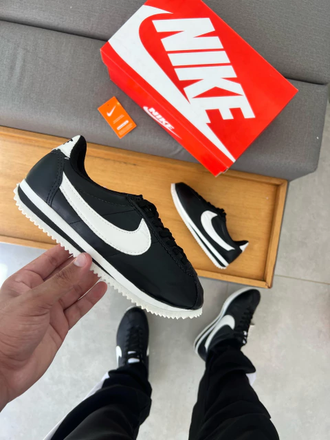 NIKE CORTEZ PRETO - comprar online