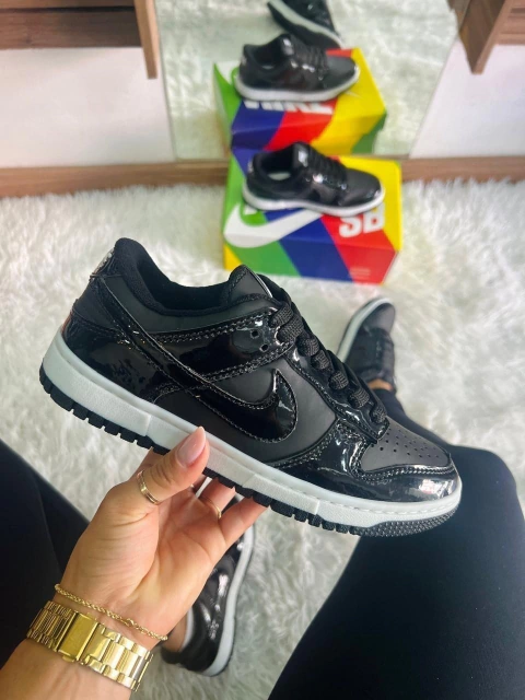 NIKE SB DUNK PRETO VERNIZ