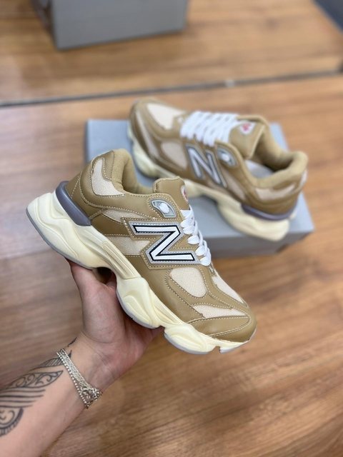 NEW BALANCE 9060 COURO CARAMELO