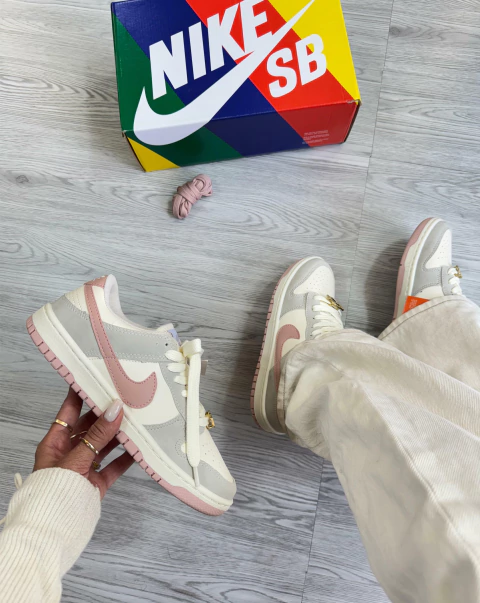 NIKE SB DUNK CINZA/ROSÊ - comprar online